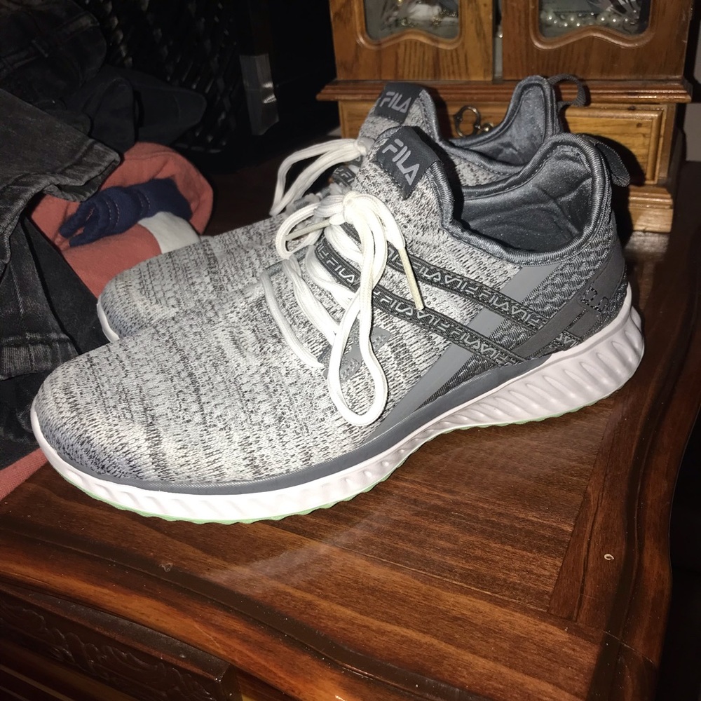Women’s Fila tennis shoes size 8.5